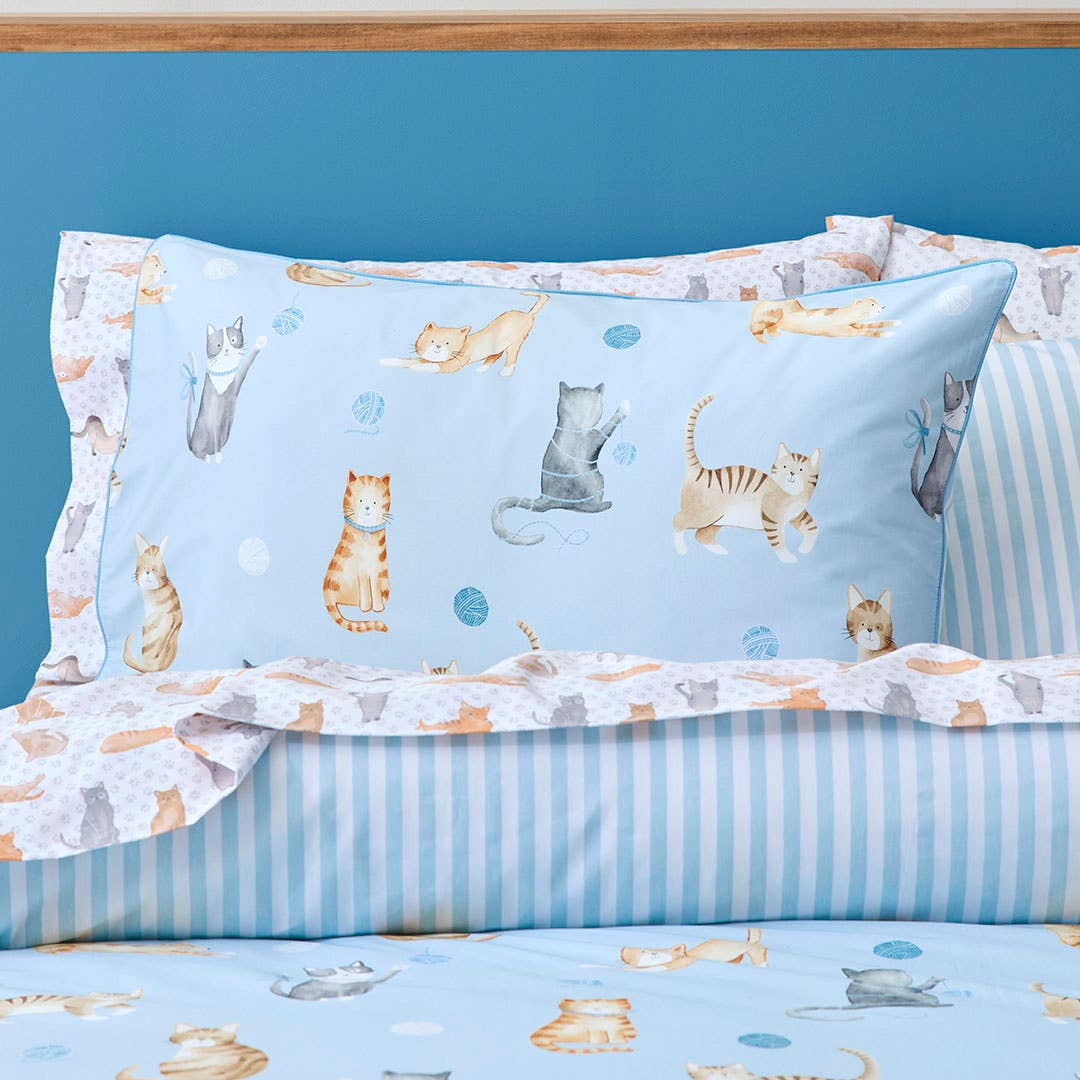 https://s3-ap-southeast-2.amazonaws.com/fusionfactory.commerceconnect.bbnt.production/pim_media/000/195/530/M_F_S25-26_Bedlinen_BOP_Tabby_Pillow_SI.jpg?1747981972