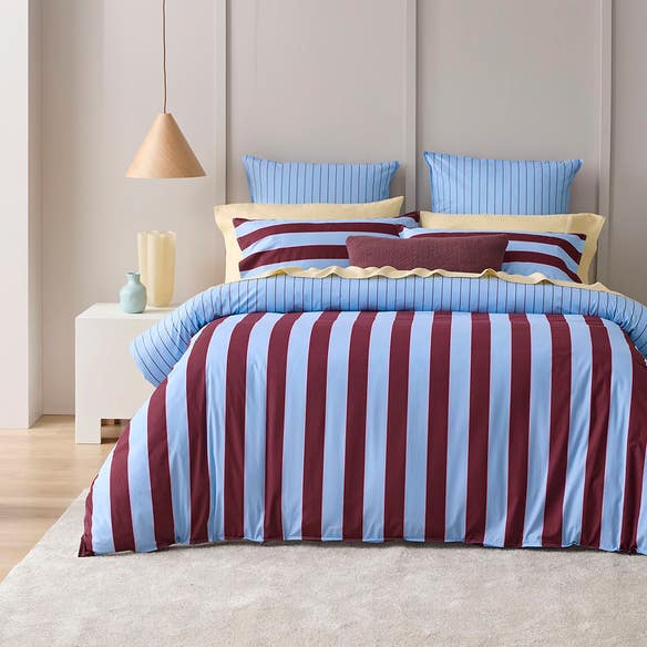 https://s3-ap-southeast-2.amazonaws.com/fusionfactory.commerceconnect.bbnt.production/pim_media/000/196/196/M_F_S25-26_Bedlinen_BOP_Tobie_QQC_SI.jpg?1750294745