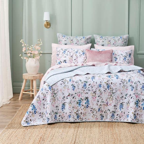 https://s3-ap-southeast-2.amazonaws.com/fusionfactory.commerceconnect.bbnt.production/pim_media/000/201/769/M_F_S25-26_Bedspread_BOP_Liana_BS_SI.jpg?1759117923