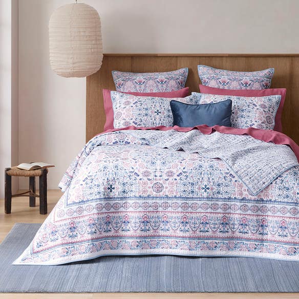 https://s3-ap-southeast-2.amazonaws.com/fusionfactory.commerceconnect.bbnt.production/pim_media/000/197/480/M_F_S25-26_Bedspread_BOP_Presley_BS_SI.jpg?1752543283