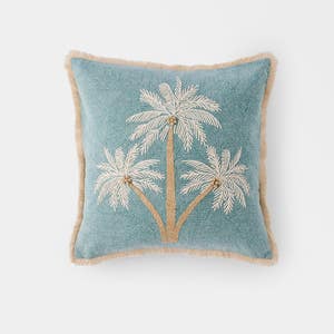 https://s3-ap-southeast-2.amazonaws.com/fusionfactory.commerceconnect.bbnt.production/pim_media/000/201/240/M_F_S25-26_Bimbini-Chambray_Blue_26594401_SI.jpg?1758071485