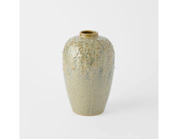 https://s3-ap-southeast-2.amazonaws.com/fusionfactory.commerceconnect.bbnt.production/pim_media/000/203/417/M_F_S25-26_Cascade-Ceramic-Vase-Lrg_Green_26632501_SI.jpg?1761516440