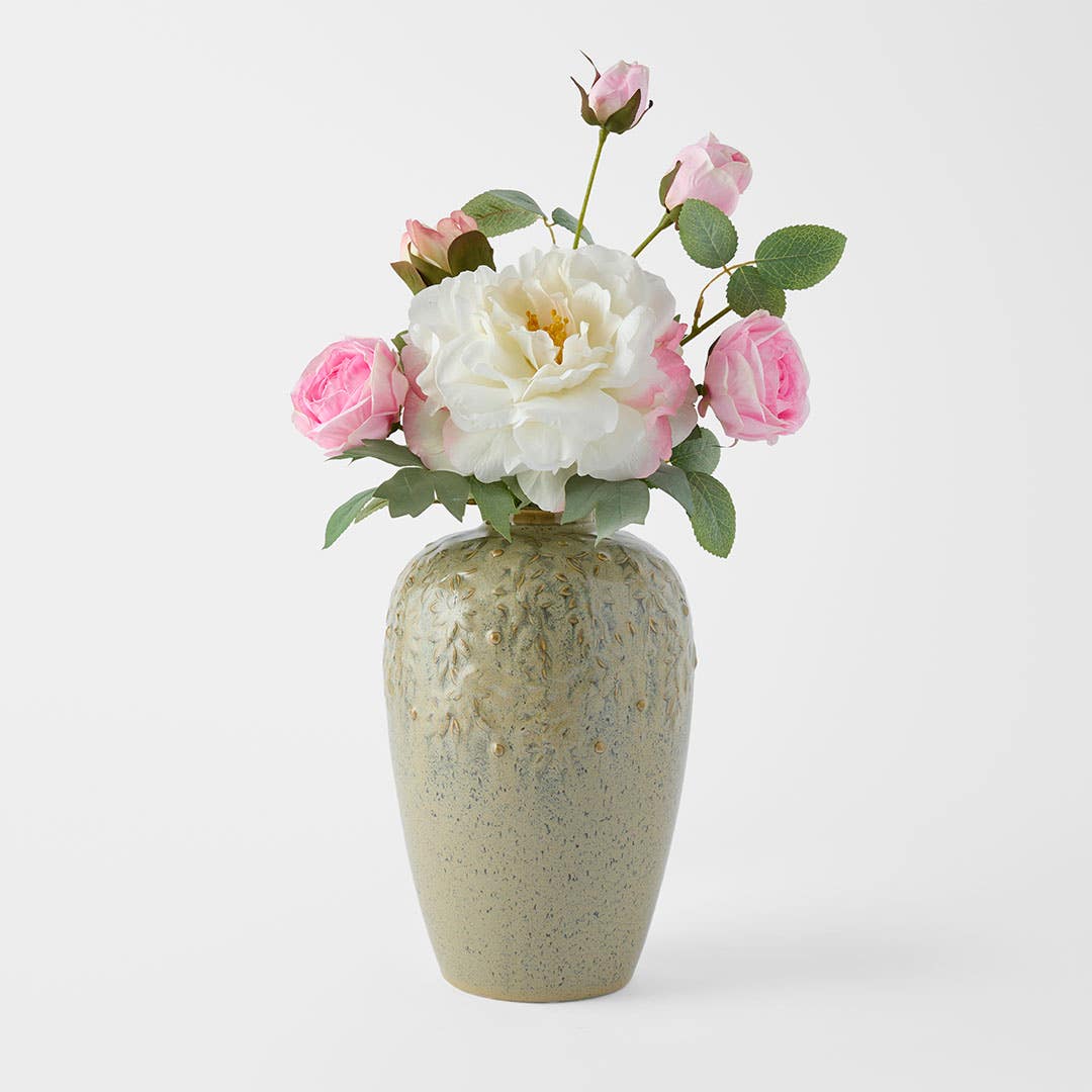https://s3-ap-southeast-2.amazonaws.com/fusionfactory.commerceconnect.bbnt.production/pim_media/000/203/418/M_F_S25-26_Cascade-Ceramic-Vase-Lrg_Green_26632501_Scale_SI.jpg?1761516440