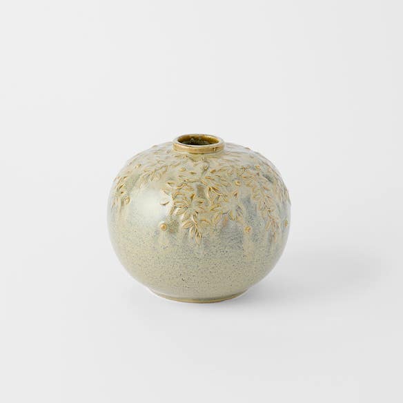 https://s3-ap-southeast-2.amazonaws.com/fusionfactory.commerceconnect.bbnt.production/pim_media/000/203/416/M_F_S25-26_Cascade-Ceramic-Vase-Sml_Green_26632301_SI.jpg?1761516429