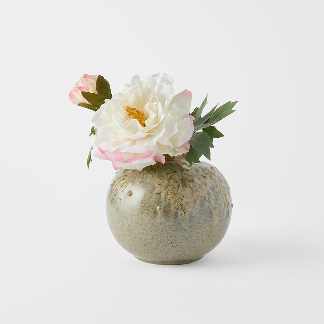 https://s3-ap-southeast-2.amazonaws.com/fusionfactory.commerceconnect.bbnt.production/pim_media/000/203/415/M_F_S25-26_Cascade-Ceramic-Vase-Sml_Green_26632301_Scale_SI.jpg?1761516429