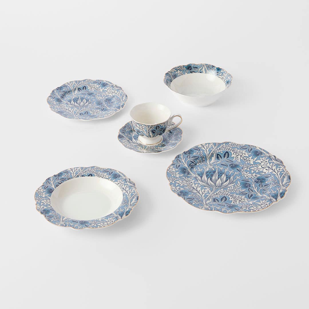 https://s3-ap-southeast-2.amazonaws.com/fusionfactory.commerceconnect.bbnt.production/pim_media/000/200/049/M_F_S25-26_Hampshire-Dining-Range_Blue-White_26581_R_SI.jpg?1756252264