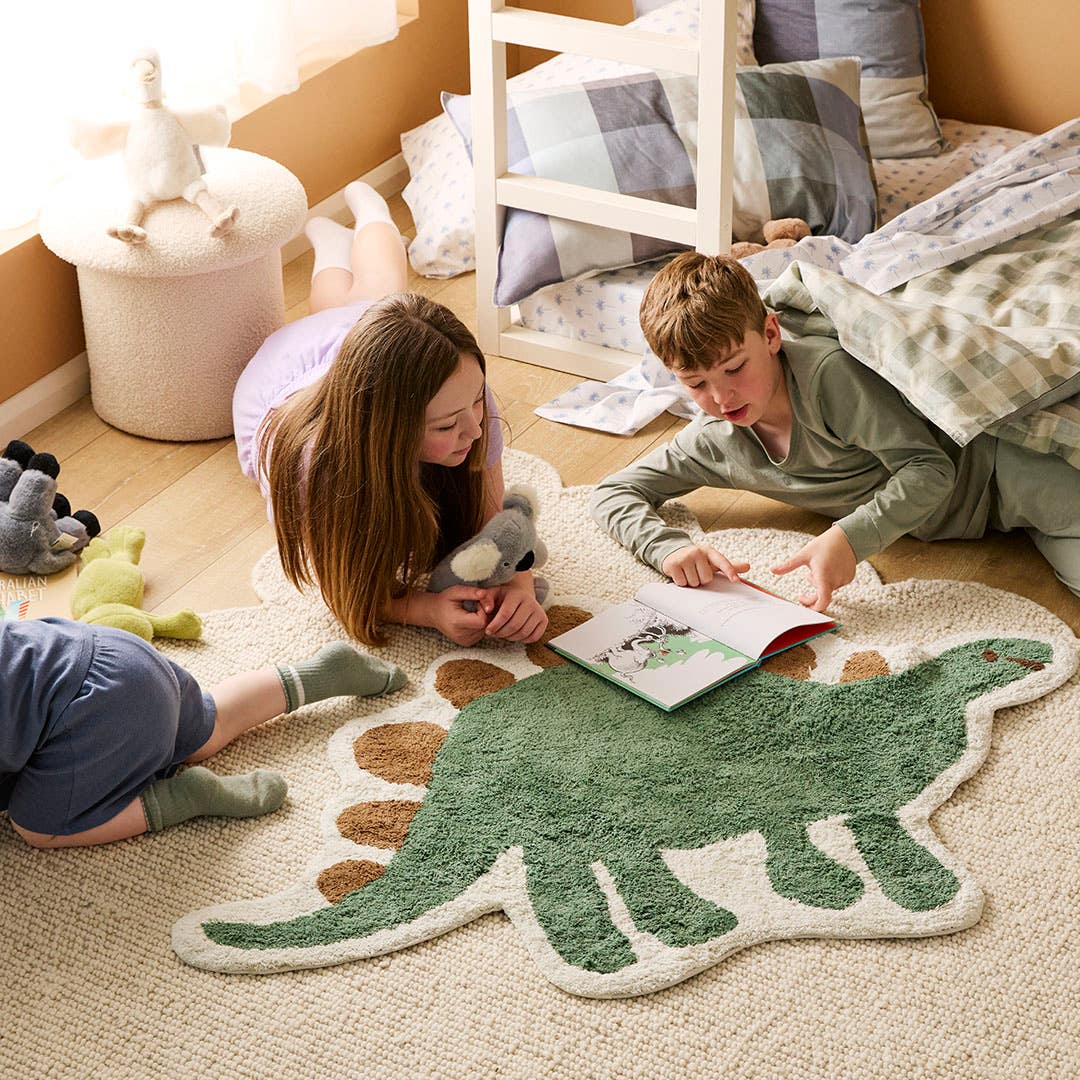 https://s3-ap-southeast-2.amazonaws.com/fusionfactory.commerceconnect.bbnt.production/pim_media/000/204/741/M_F_S25-26_LS_Kids_Range_Rex_Rug_V2_SI.jpg?1764026034