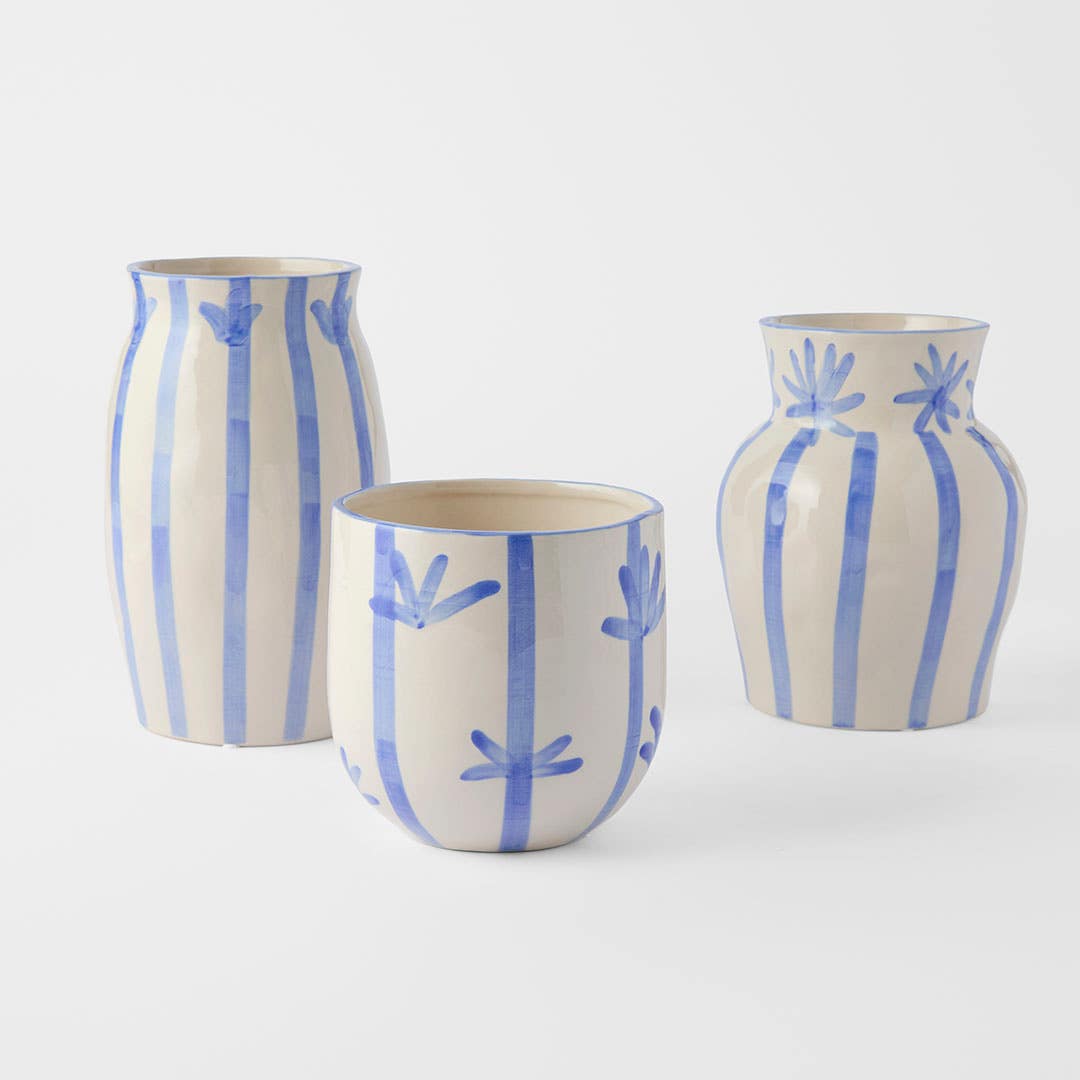 https://s3-ap-southeast-2.amazonaws.com/fusionfactory.commerceconnect.bbnt.production/pim_media/000/202/372/M_F_S25-26_Marra-Ceramic_Range_Blue-White_26624_R_SI.jpg?1759652408