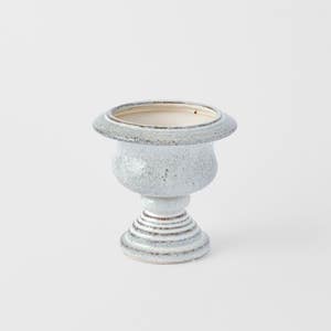 https://s3-ap-southeast-2.amazonaws.com/fusionfactory.commerceconnect.bbnt.production/pim_media/000/202/488/M_F_S25-26_Orano-Footed-Ceramic-Planter-Sml_Grey_26632201_SI.jpg?1759727200