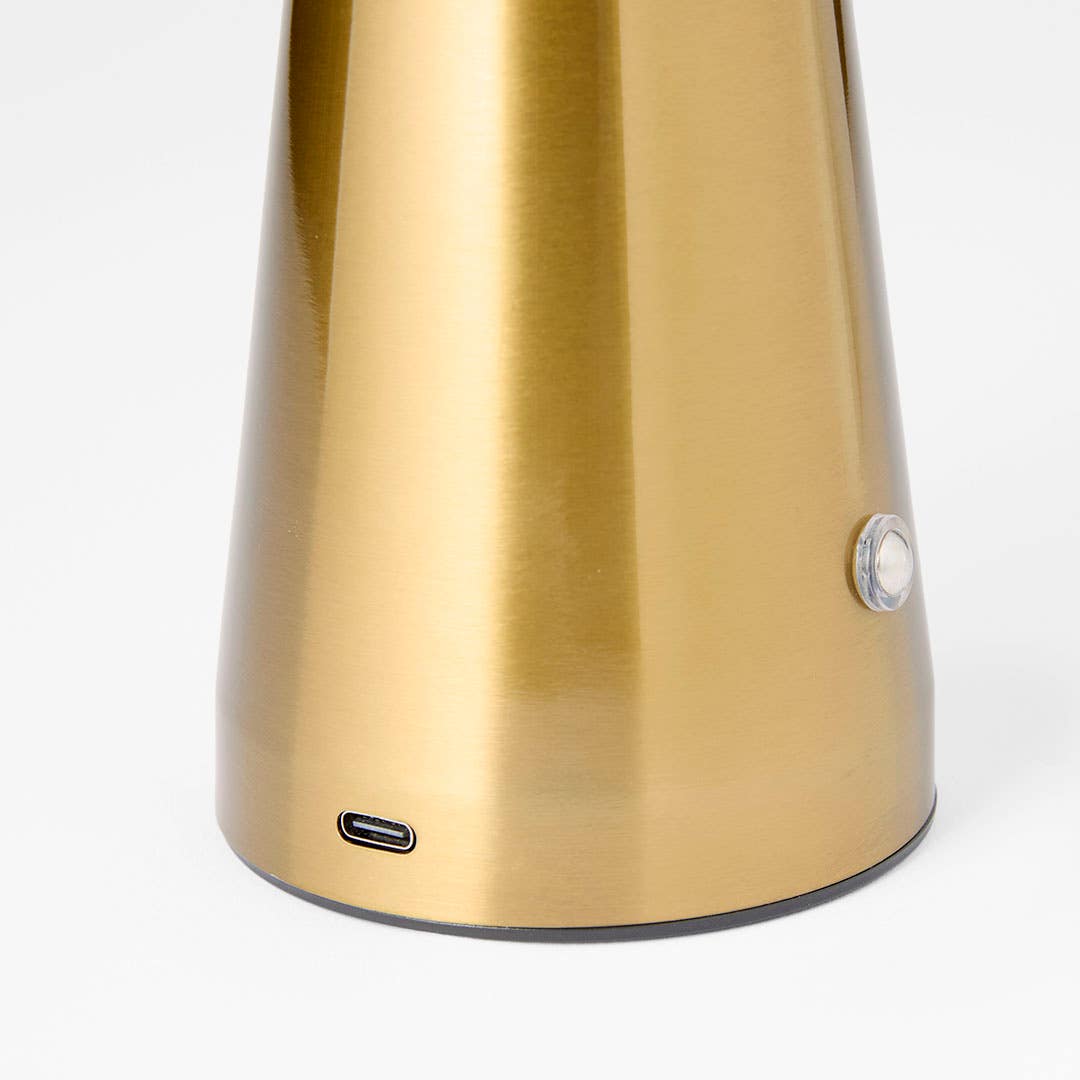 https://s3-ap-southeast-2.amazonaws.com/fusionfactory.commerceconnect.bbnt.production/pim_media/000/201/243/M_F_S25-26_Pascal-Led-Light_Gold-Plated_26625901_Detail-03_SI.jpg?1758071802