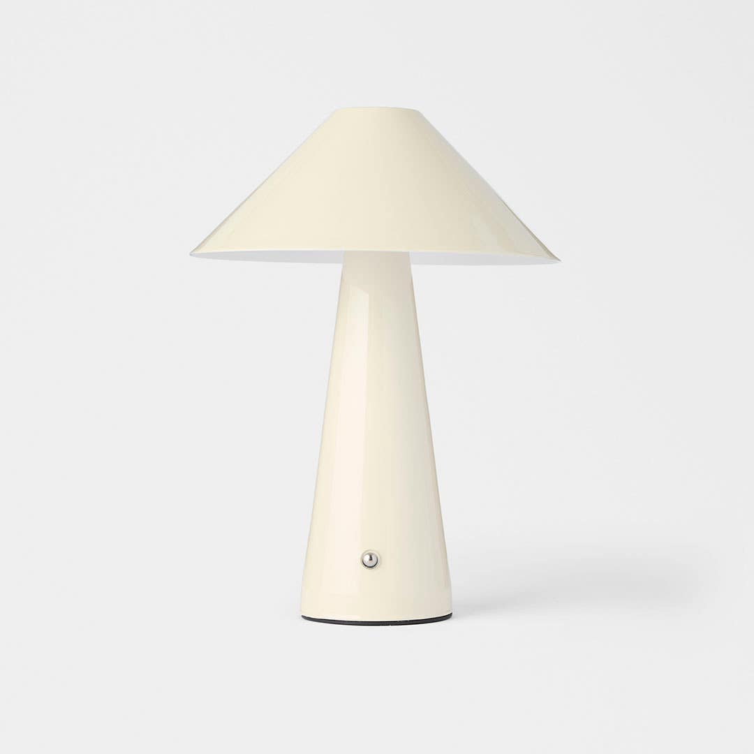 https://s3-ap-southeast-2.amazonaws.com/fusionfactory.commerceconnect.bbnt.production/pim_media/000/201/257/M_F_S25-26_Pascal-Led-Light_Off-White_26625902_SI.jpg?1758072018