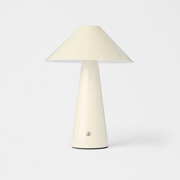 https://s3-ap-southeast-2.amazonaws.com/fusionfactory.commerceconnect.bbnt.production/pim_media/000/201/257/M_F_S25-26_Pascal-Led-Light_Off-White_26625902_SI.jpg?1758072018