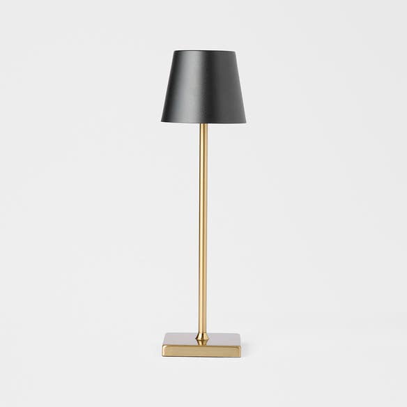 https://s3-ap-southeast-2.amazonaws.com/fusionfactory.commerceconnect.bbnt.production/pim_media/000/201/261/M_F_S25-26_Remona-LED-Table-Lamp_Black-Gold_23413806_SI.jpg?1758072262