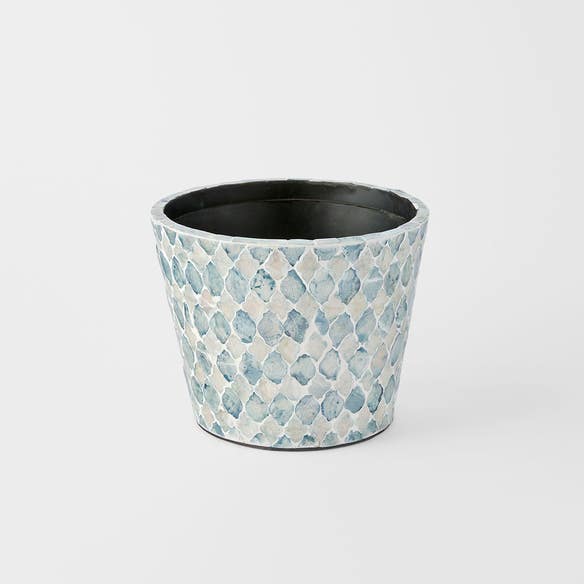 https://s3-ap-southeast-2.amazonaws.com/fusionfactory.commerceconnect.bbnt.production/pim_media/000/202/555/M_F_S25-26_Rhodes-Inlay-Planter-Lrg_Blue_26660201_SI.jpg?1759729295