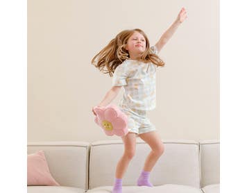 https://s3-ap-southeast-2.amazonaws.com/fusionfactory.commerceconnect.bbnt.production/pim_media/000/202/174/M_F_S25-26_Summer-PJs_LS_Kids_Ducklings_Jersey_V2_SI.jpg?1759454680