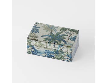 https://s3-ap-southeast-2.amazonaws.com/fusionfactory.commerceconnect.bbnt.production/pim_media/000/201/312/M_F_S25-26_Vintage-Tropical-Trinket-Box_Green_26646001_SI.jpg?1758084210