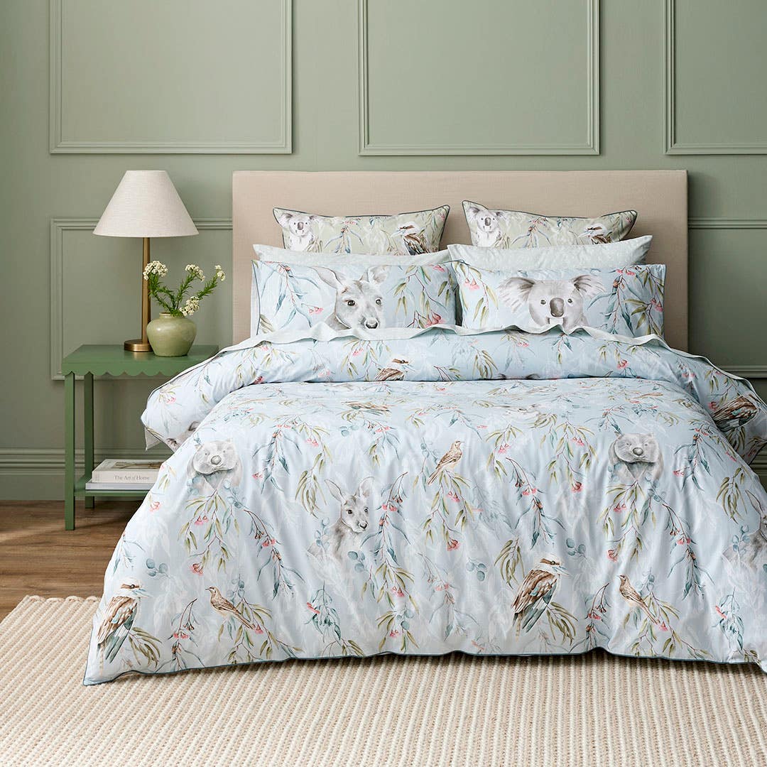 https://s3-ap-southeast-2.amazonaws.com/fusionfactory.commerceconnect.bbnt.production/pim_media/000/194/352/M_F_S25_26_Bedlinen_BOP_Katoomba_QQC-V3_SI.jpg?1745993491