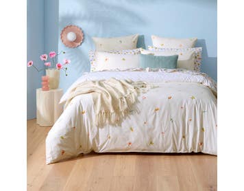 https://s3-ap-southeast-2.amazonaws.com/fusionfactory.commerceconnect.bbnt.production/pim_media/000/221/207/M_F_S26-27_Bedlinen_BOP_Beach_Club_QQC_SI.jpg?1788314469