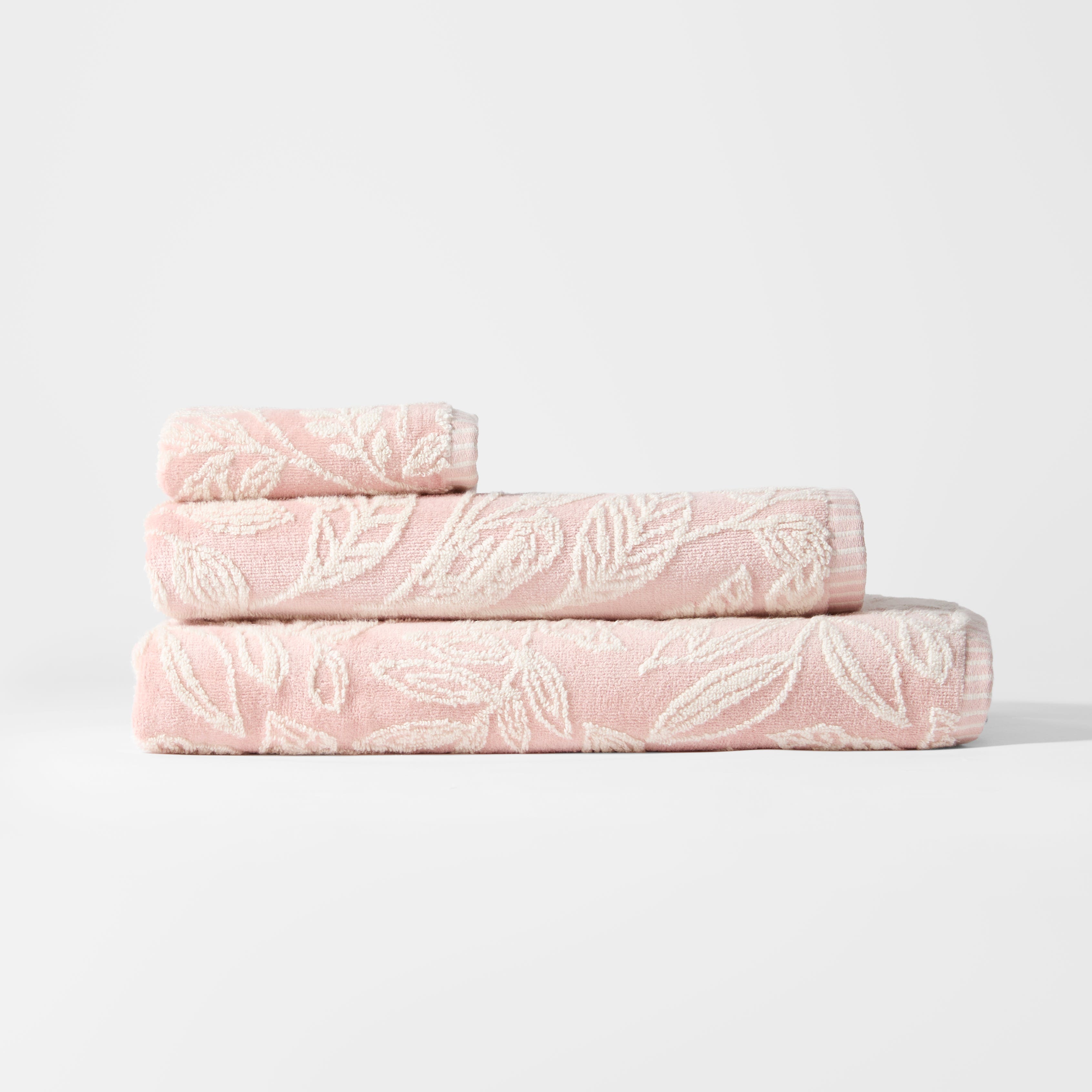 https://s3-ap-southeast-2.amazonaws.com/fusionfactory.commerceconnect.bbnt.production/pim_media/000/221/518/M_F_S26-27_Birdsong-Towel_Dusty-Rose_Range_23201803_R.jpg?1788744206