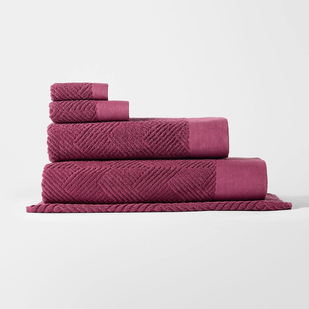 https://s3-ap-southeast-2.amazonaws.com/fusionfactory.commerceconnect.bbnt.production/pim_media/000/221/798/M_F_S26-27_Kinsley-Towel_Blackcurrant_RANGE_20984_R_SI.jpg?1788834857
