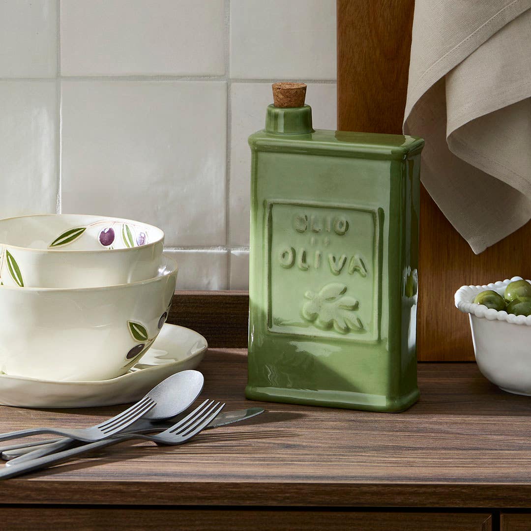 https://s3-ap-southeast-2.amazonaws.com/fusionfactory.commerceconnect.bbnt.production/pim_media/000/218/933/M_F_S26-27_LS_Olio_Oil_Bottle_625ml_Olive_Green_27263301_SI.jpg?1786498854