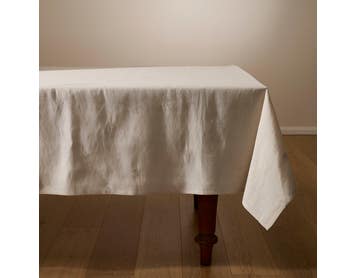 https://s3-ap-southeast-2.amazonaws.com/fusionfactory.commerceconnect.bbnt.production/pim_media/000/222/233/M_F_S26-27_Snowflake-Tablecloth_26367701_V2_SI.jpg?1789368652