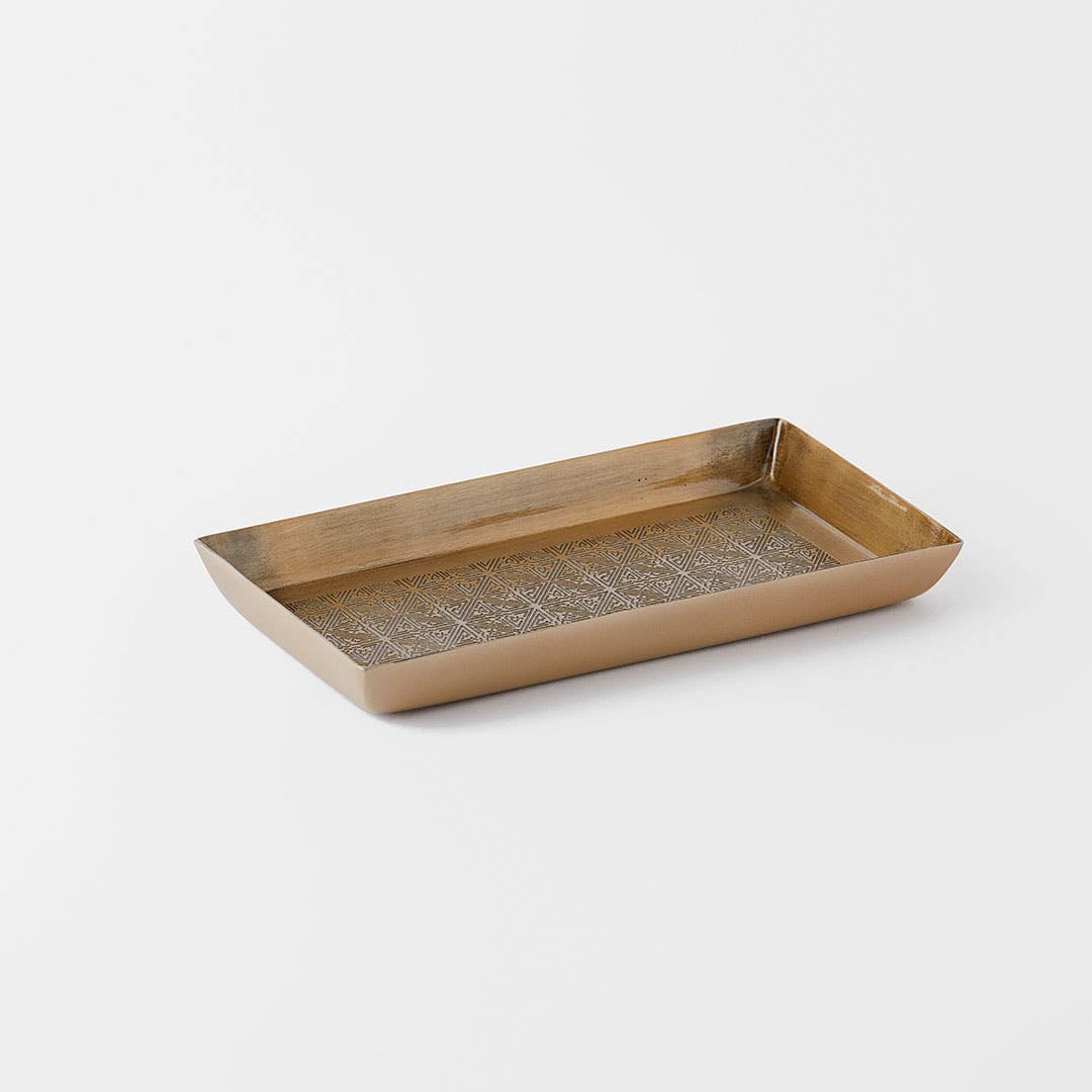 https://s3-ap-southeast-2.amazonaws.com/fusionfactory.commerceconnect.bbnt.production/pim_media/000/170/103/M_F_Sai-Tray_Antique-Brass_23409101_SI.jpg?1726538790