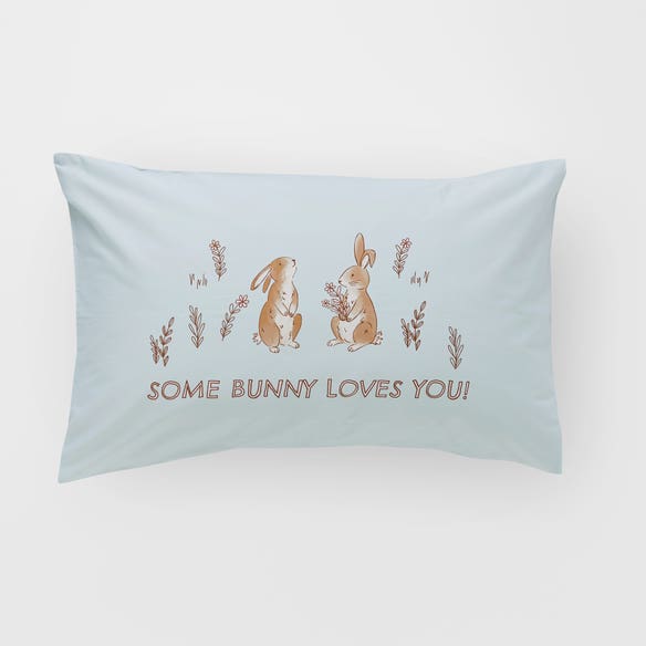 https://s3-ap-southeast-2.amazonaws.com/fusionfactory.commerceconnect.bbnt.production/pim_media/000/166/915/M_F_Some-Bunny-Loves-You_Novelty-PC_.jpg?1721977350