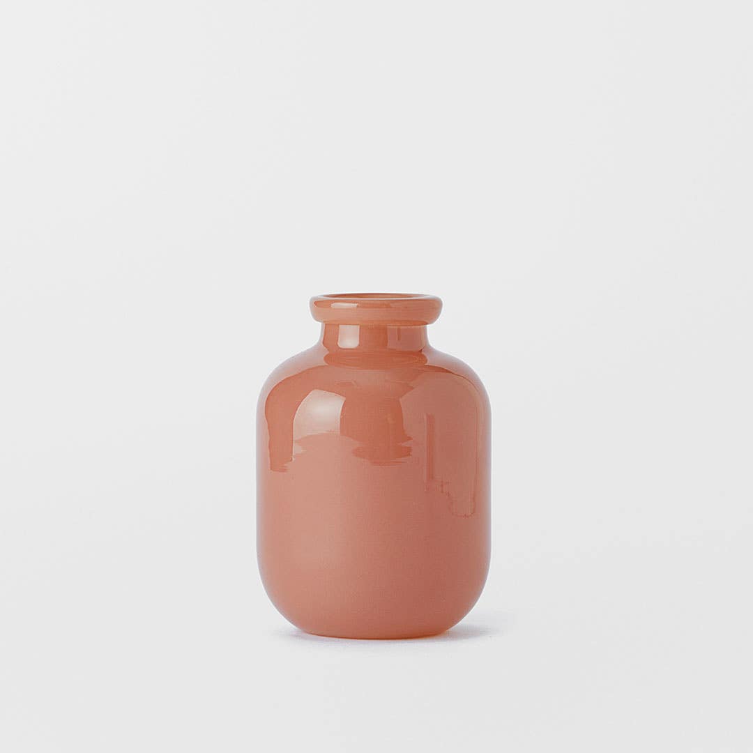 https://s3-ap-southeast-2.amazonaws.com/fusionfactory.commerceconnect.bbnt.production/pim_media/000/169/309/M_F_Soreli-Glass-Vase-Sml_Blush-Pink_25867602_SI.jpg?1725521183