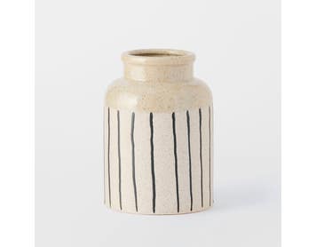 https://s3-ap-southeast-2.amazonaws.com/fusionfactory.commerceconnect.bbnt.production/pim_media/000/179/523/M_F_Strand-Ceramic-Vase-Lrg_Brown_26113201_SI.jpg?1733454853