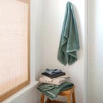 https://s3-ap-southeast-2.amazonaws.com/fusionfactory.commerceconnect.bbnt.production/pim_media/000/175/040/M_F_Summer_S24-25_LS_Bathroom_Egyptian_Retreat_2.jpg?1730329331