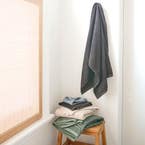 https://s3-ap-southeast-2.amazonaws.com/fusionfactory.commerceconnect.bbnt.production/pim_media/000/175/037/M_F_Summer_S24-25_LS_Bathroom_Egyptian_Retreat_4.jpg?1730329220