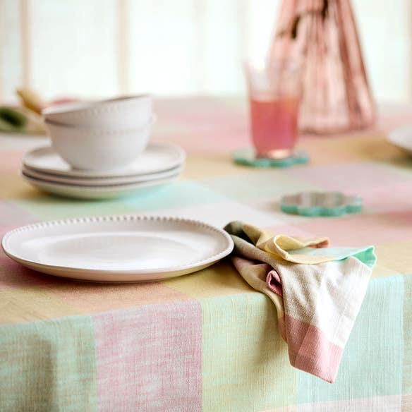 https://s3-ap-southeast-2.amazonaws.com/fusionfactory.commerceconnect.bbnt.production/pim_media/000/170/844/M_F_Summer_S24-25_LS_Location_Dining_Napery_Surrey_Maisie_Detail_2_SI.jpg?1727218648