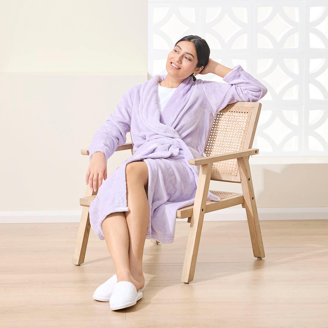 https://s3-ap-southeast-2.amazonaws.com/fusionfactory.commerceconnect.bbnt.production/pim_media/000/173/982/M_F_Summer_S24-25_Studio_PJs_Plush_Bathrobe_Lilac.jpg?1729739170
