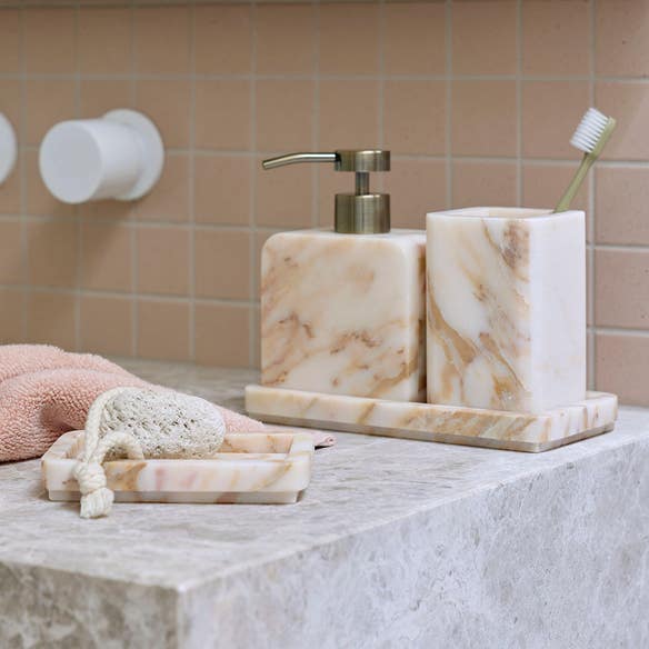 https://s3-ap-southeast-2.amazonaws.com/fusionfactory.commerceconnect.bbnt.production/pim_media/000/200/478/M_F_Summer_S25-26_LS_Bathroom_Aven-Marble_Set_SI.jpg?1757026303