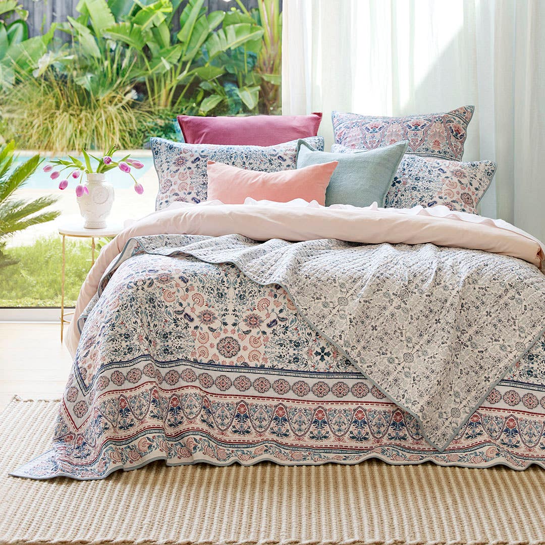 https://s3-ap-southeast-2.amazonaws.com/fusionfactory.commerceconnect.bbnt.production/pim_media/000/203/118/M_F_Summer_S25-26_LS_Bedlinen_Presley_BS_SI.jpg?1760918692