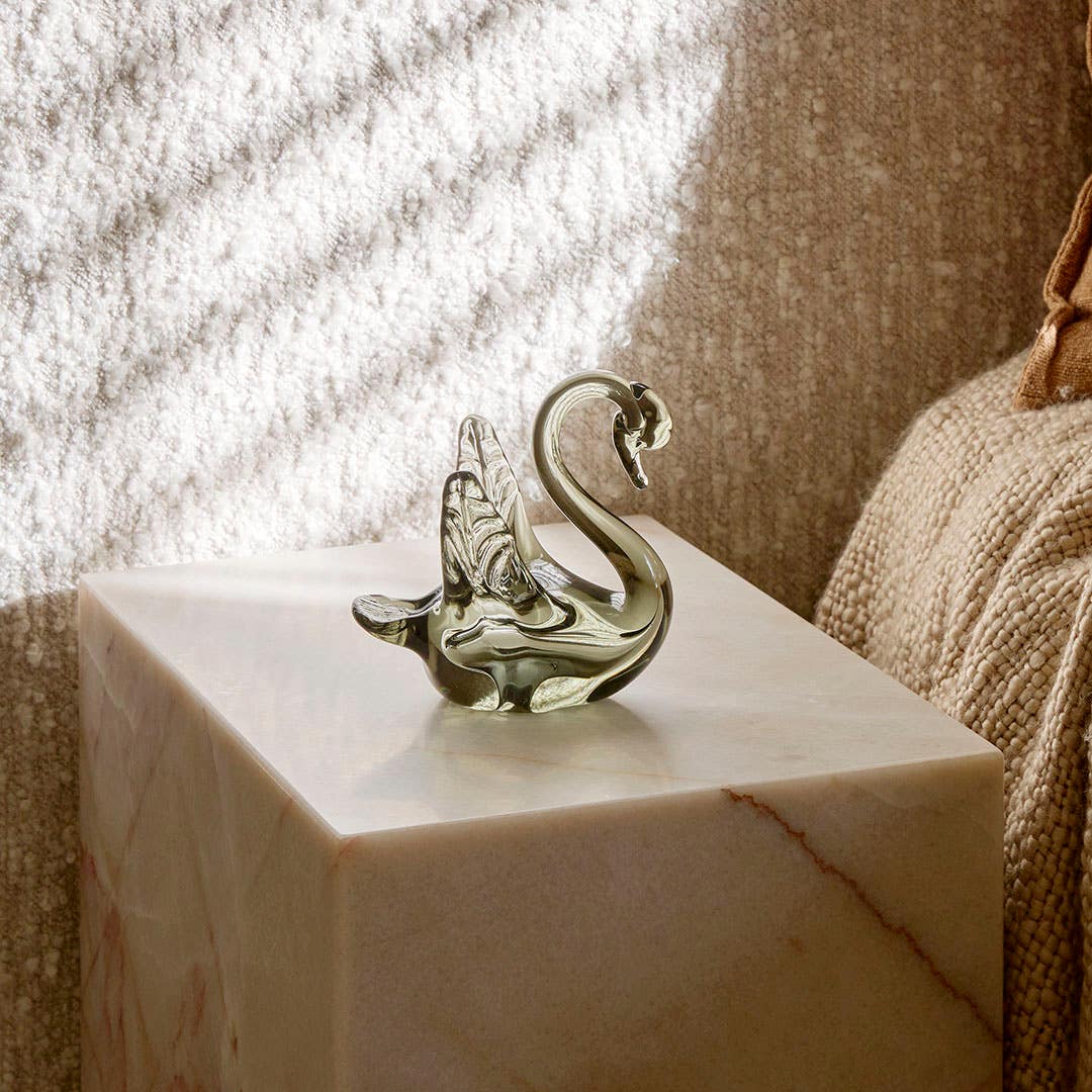 https://s3-ap-southeast-2.amazonaws.com/fusionfactory.commerceconnect.bbnt.production/pim_media/000/200/717/M_F_Summer_S25-26_LS_Decor_Swan-Glass-Ornament_SI.jpg?1757384874