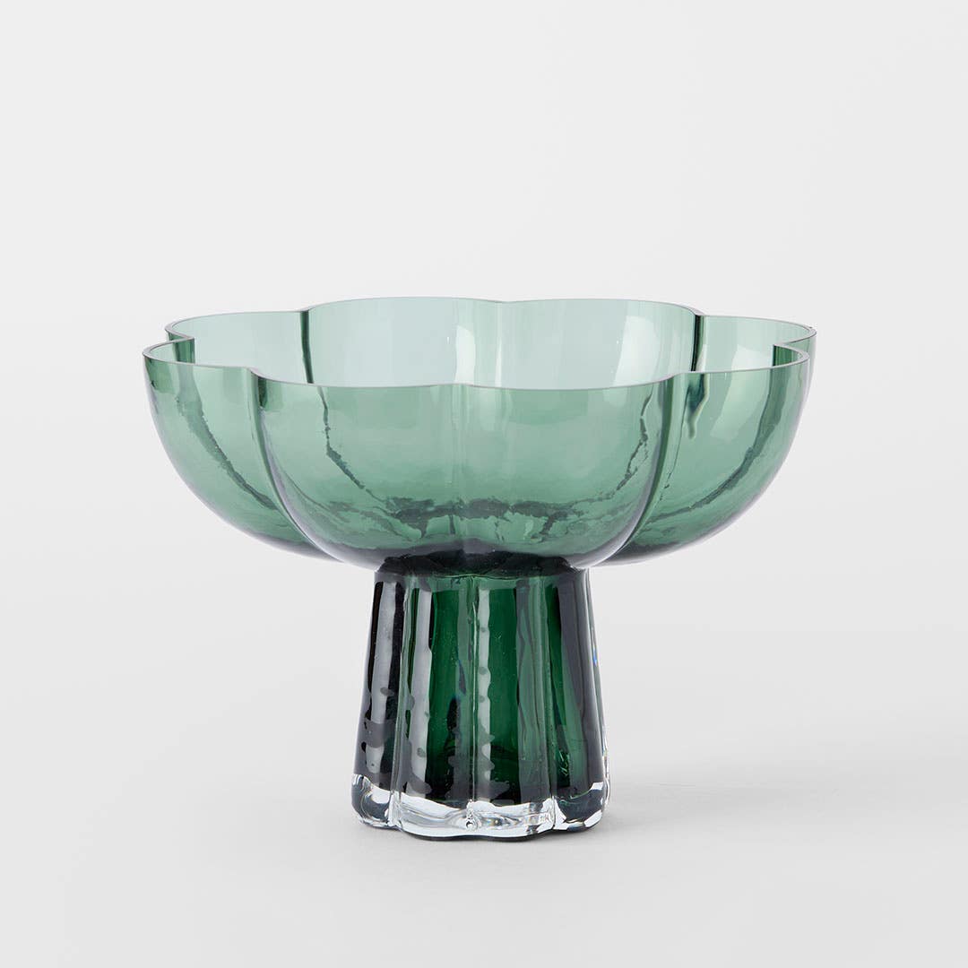 https://s3-ap-southeast-2.amazonaws.com/fusionfactory.commerceconnect.bbnt.production/pim_media/000/179/557/M_F_Verity-Glass-Pedestal-Bowl-Lrg_Green_26141401_SI.jpg?1733455161