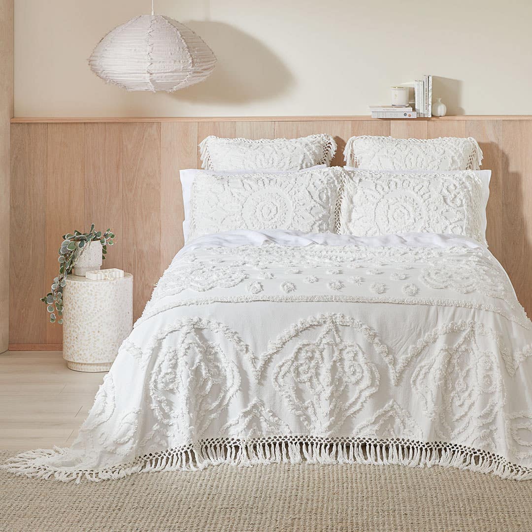 Eadie Tufted Chenille Double Bedspread