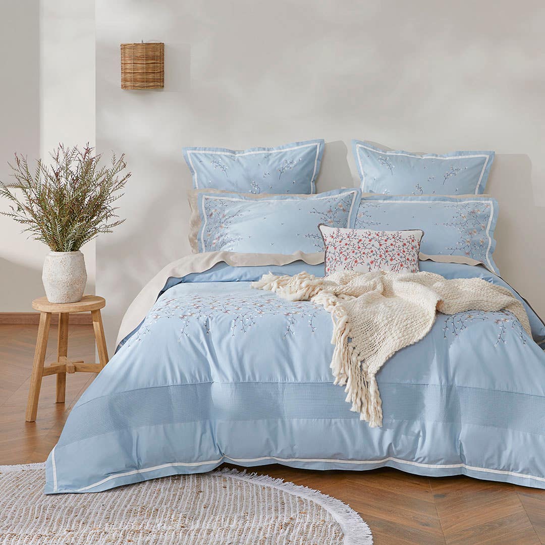 https://s3-ap-southeast-2.amazonaws.com/fusionfactory.commerceconnect.bbnt.production/pim_media/000/155/350/M_F_W24_Bedlinen_BOP_Linnea_QQC_SI.jpg?1698636658
