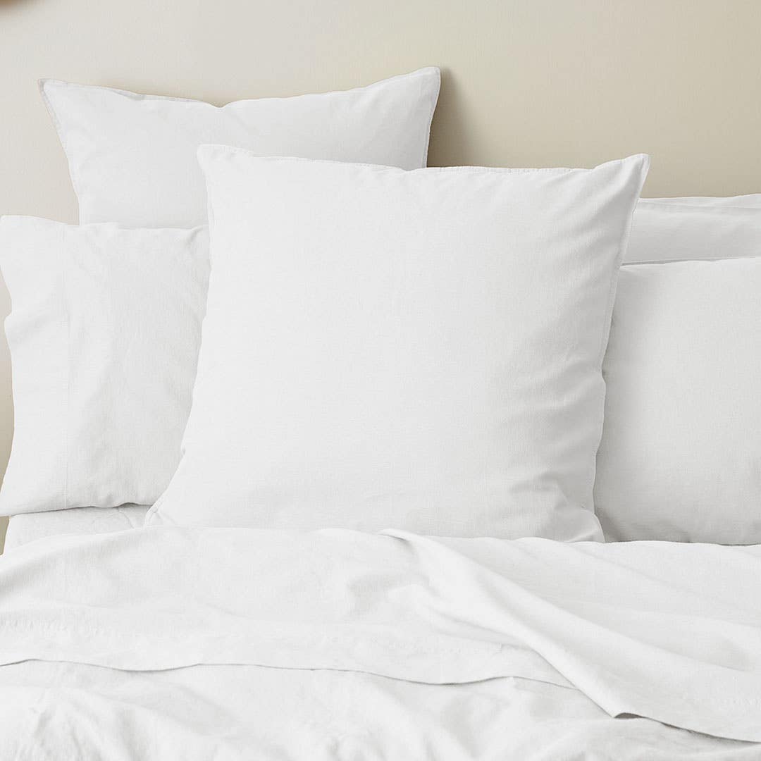 https://s3-ap-southeast-2.amazonaws.com/fusionfactory.commerceconnect.bbnt.production/pim_media/000/157/979/M_F_W24_Bedlinen_BOP_Olsen_White_QQC_Euro_SI.jpg?1704243949