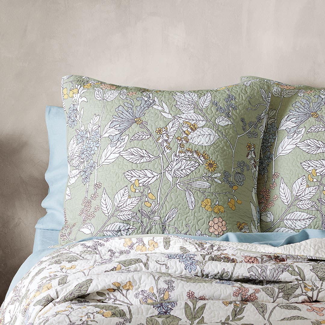 https://s3-ap-southeast-2.amazonaws.com/fusionfactory.commerceconnect.bbnt.production/pim_media/000/155/532/M_F_W24_Bedspread_BOP_Swinden_BS-Euro_SI.jpg?1698886797