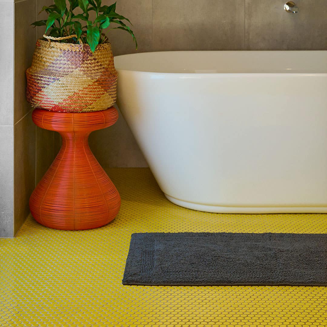 https://s3-ap-southeast-2.amazonaws.com/fusionfactory.commerceconnect.bbnt.production/pim_media/000/160/688/M_F_W24_LS_Bathroom_Runners_Braxton-Graphite_V3_SI.jpg?1708490464