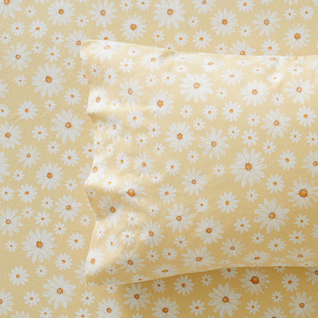 https://s3-ap-southeast-2.amazonaws.com/fusionfactory.commerceconnect.bbnt.production/pim_media/000/156/586/M_F_W24_Sheet-Sets_Flannelette_Maeva-Yellow_SS_SI.jpg?1700776382
