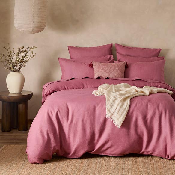 https://s3-ap-southeast-2.amazonaws.com/fusionfactory.commerceconnect.bbnt.production/pim_media/000/193/977/M_F_W25_BOP_Milano_Rosewood_QQC_SI.jpg?1745287391