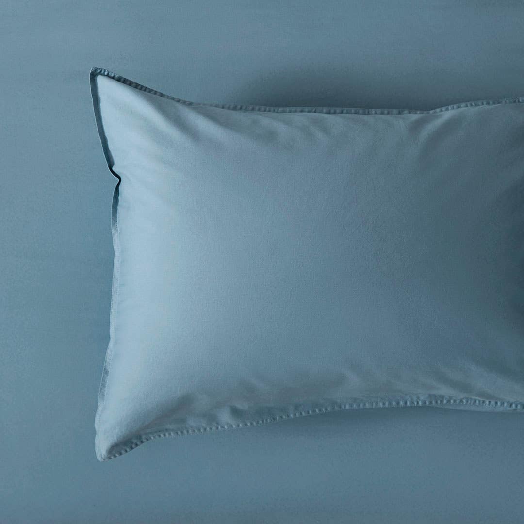 https://s3-ap-southeast-2.amazonaws.com/fusionfactory.commerceconnect.bbnt.production/pim_media/000/195/947/M_F_W25_BOP_Peyton-Denim_QQC_Detail_2_SI.jpg?1749620248