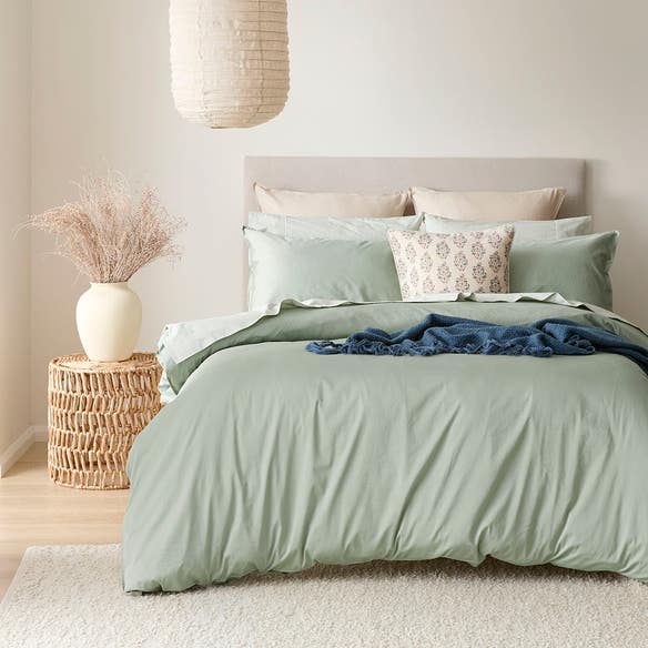 https://s3-ap-southeast-2.amazonaws.com/fusionfactory.commerceconnect.bbnt.production/pim_media/000/195/864/M_F_W25_BOP_Peyton-Seafoam_QQC_SI.jpg?1749616978