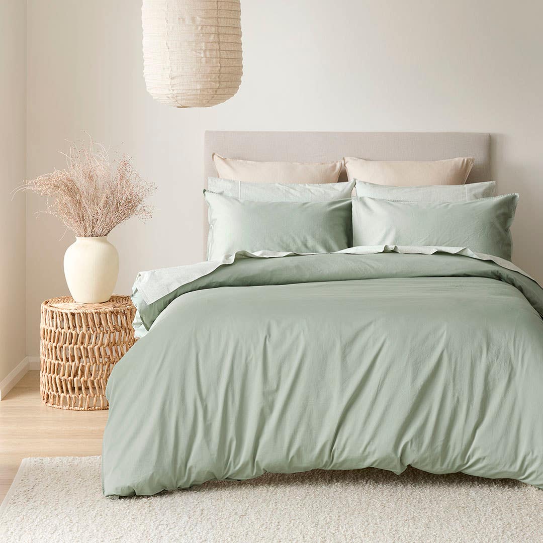 https://s3-ap-southeast-2.amazonaws.com/fusionfactory.commerceconnect.bbnt.production/pim_media/000/195/863/M_F_W25_BOP_Peyton-Seafoam_QQC_V2_SI.jpg?1749616978
