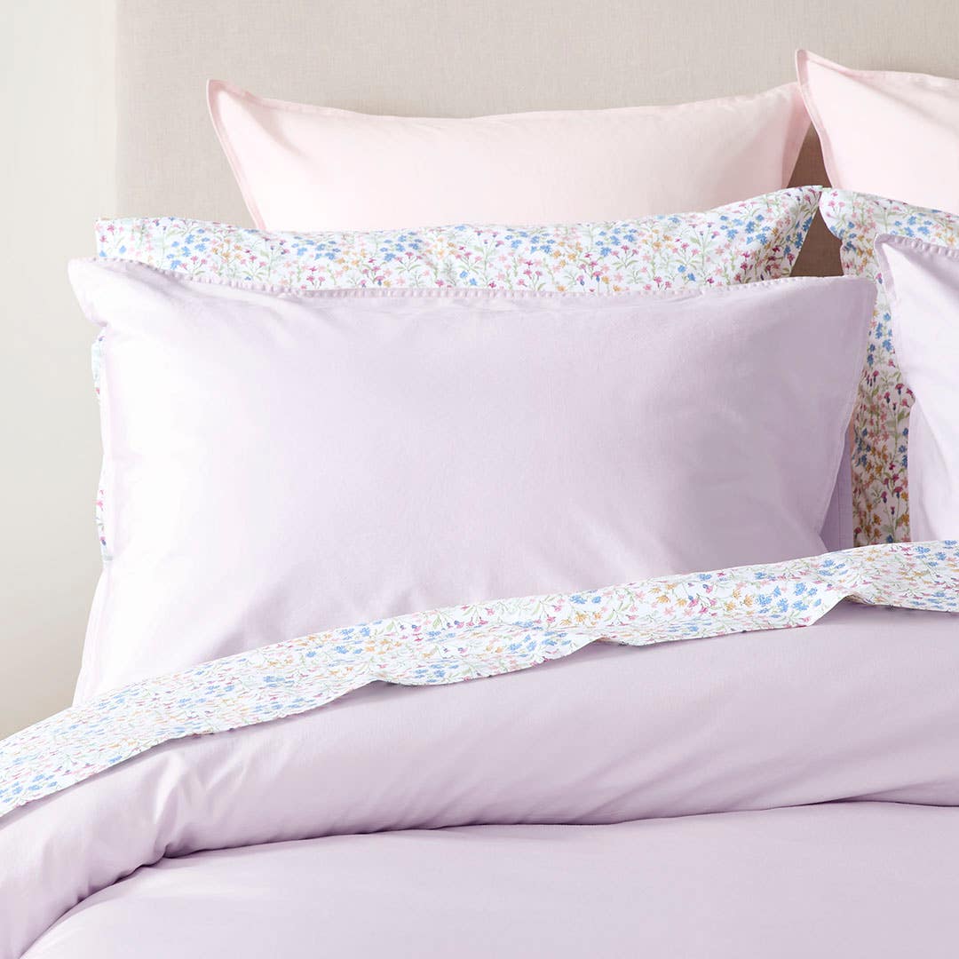 https://s3-ap-southeast-2.amazonaws.com/fusionfactory.commerceconnect.bbnt.production/pim_media/000/195/906/M_F_W25_BOP_Peyton_Lilac_QQC_Pillow_SI.jpg?1749618587