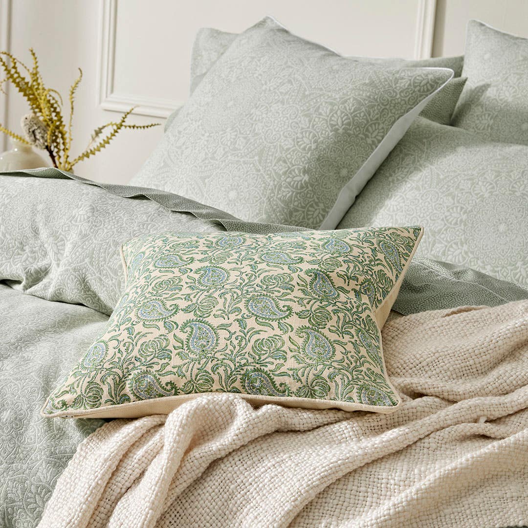 https://s3-ap-southeast-2.amazonaws.com/fusionfactory.commerceconnect.bbnt.production/pim_media/000/175/861/M_F_W25_Bedlinen_BOP_Arlen-Sage_QQC_Marketing_Detail-1_SI.jpg?1731633826